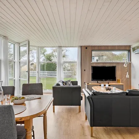 Stunning In Sydals With Kitchen Дом отдыха